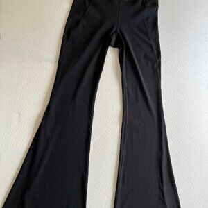 Black, Athleta Aura Flare Pant, Size small